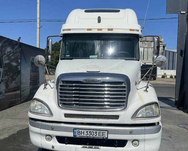 Белый Фредлайнер Колумбиа, объемом двигателя 12.7 л и пробегом 9 тыс. км за 9500 $, фото 1 на Automoto.ua