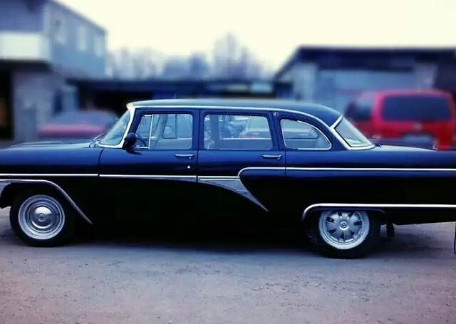 Черный ГАЗ 13, объемом двигателя 0 л и пробегом 200 тыс. км за 47000 $, фото 1 на Automoto.ua