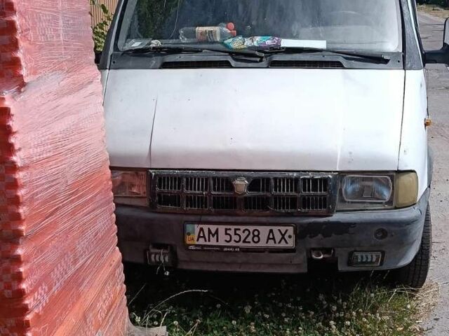 Білий ГАЗ 2217 Соболь, об'ємом двигуна 2 л та пробігом 240 тис. км за 700 $, фото 1 на Automoto.ua