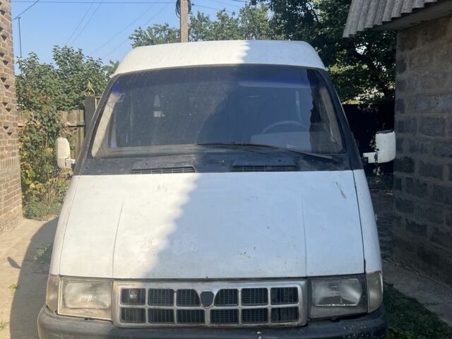 Белый ГАЗ 2310 Соболь, объемом двигателя 2.3 л и пробегом 250 тыс. км за 816 $, фото 1 на Automoto.ua