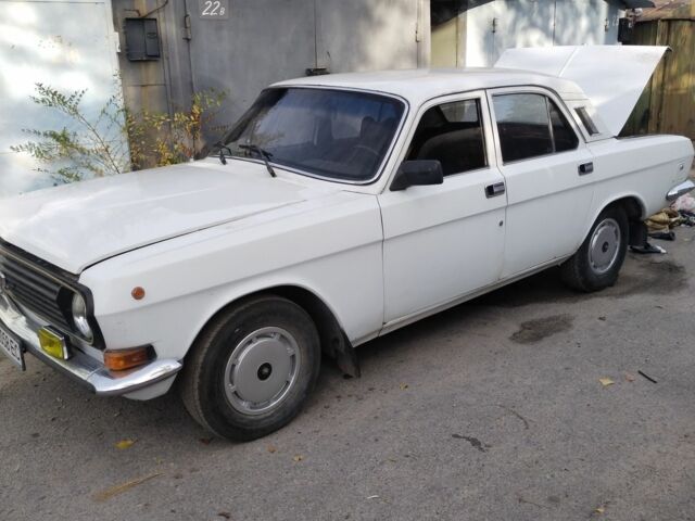 Белый ГАЗ 24-10 Волга, объемом двигателя 2.4 л и пробегом 95 тыс. км за 1500 $, фото 1 на Automoto.ua