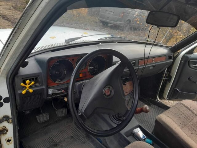 Белый ГАЗ 24-10 Волга, объемом двигателя 2.4 л и пробегом 150 тыс. км за 950 $, фото 1 на Automoto.ua