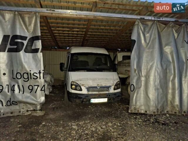 Белый ГАЗ 2752 Соболь, объемом двигателя 2.13 л и пробегом 200 тыс. км за 2100 $, фото 1 на Automoto.ua