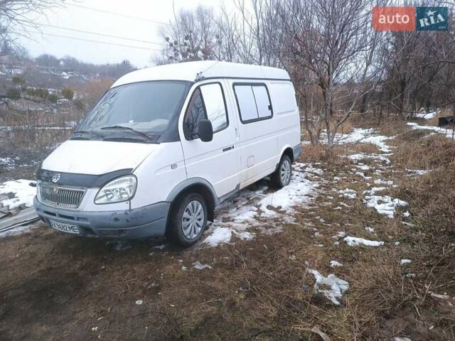 Белый ГАЗ 2752 Соболь, объемом двигателя 2.4 л и пробегом 200 тыс. км за 1450 $, фото 1 на Automoto.ua