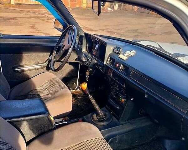 Белый ГАЗ 3102 Волга, объемом двигателя 2.4 л и пробегом 280 тыс. км за 920 $, фото 1 на Automoto.ua