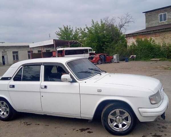 Белый ГАЗ 3102 Волга, объемом двигателя 2.4 л и пробегом 127 тыс. км за 1438 $, фото 1 на Automoto.ua