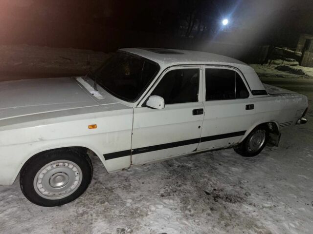 Белый ГАЗ 3102 Волга, объемом двигателя 2.5 л и пробегом 304 тыс. км за 900 $, фото 1 на Automoto.ua