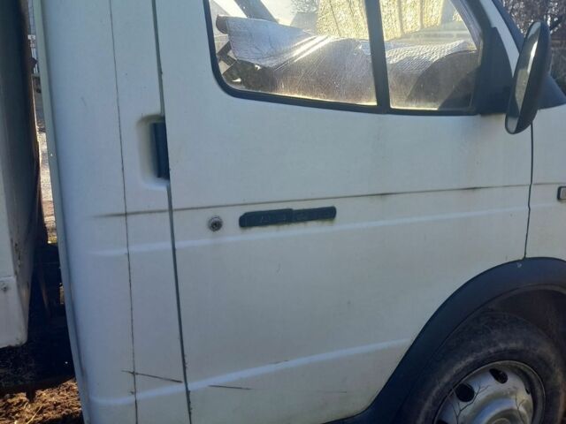 Белый ГАЗ 3102 Волга, объемом двигателя 3 л и пробегом 100 тыс. км за 2500 $, фото 1 на Automoto.ua