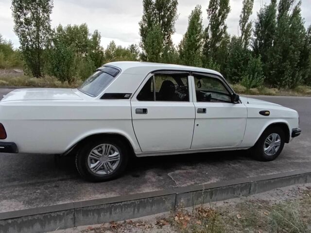Белый ГАЗ 31029 Волга, объемом двигателя 2.4 л и пробегом 142 тыс. км за 718 $, фото 1 на Automoto.ua