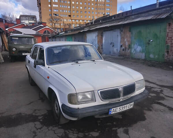 Белый ГАЗ 3110 Волга, объемом двигателя 2.4 л и пробегом 97 тыс. км за 1500 $, фото 1 на Automoto.ua