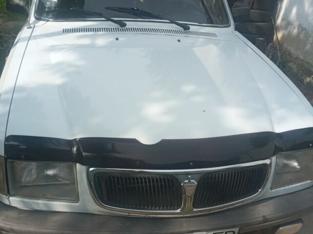 Белый ГАЗ 3110 Волга, объемом двигателя 2.4 л и пробегом 200 тыс. км за 1400 $, фото 1 на Automoto.ua