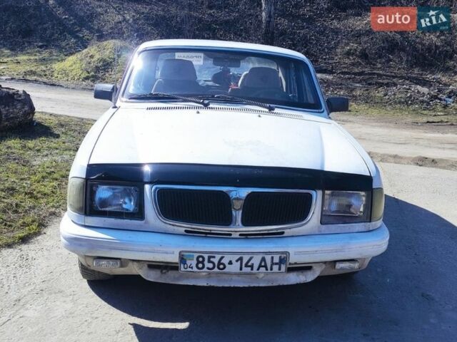Белый ГАЗ 3110 Волга, объемом двигателя 2.5 л и пробегом 218 тыс. км за 900 $, фото 1 на Automoto.ua