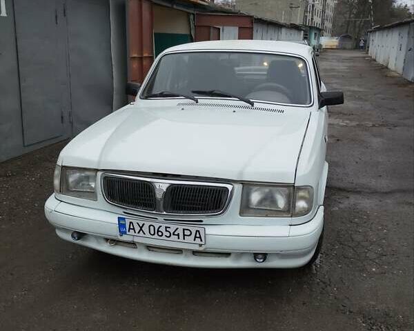 Белый ГАЗ 3110 Волга, объемом двигателя 2.4 л и пробегом 43 тыс. км за 2000 $, фото 1 на Automoto.ua