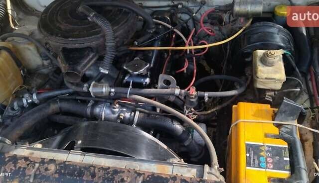 Белый ГАЗ 3110 Волга, объемом двигателя 2.4 л и пробегом 339 тыс. км за 1400 $, фото 1 на Automoto.ua