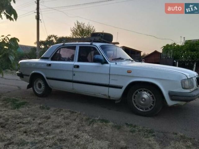 Белый ГАЗ 3110 Волга, объемом двигателя 2.4 л и пробегом 100 тыс. км за 700 $, фото 1 на Automoto.ua