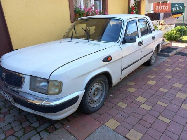 Белый ГАЗ 3110 Волга, объемом двигателя 2.45 л и пробегом 220 тыс. км за 1000 $, фото 1 на Automoto.ua