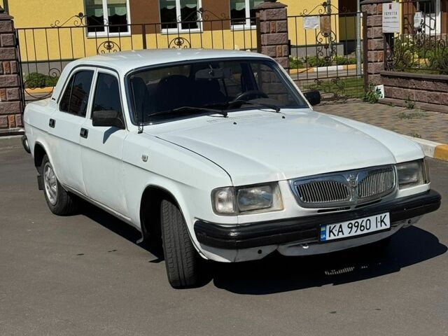 Белый ГАЗ 3110 Волга, объемом двигателя 2.4 л и пробегом 245 тыс. км за 1200 $, фото 1 на Automoto.ua