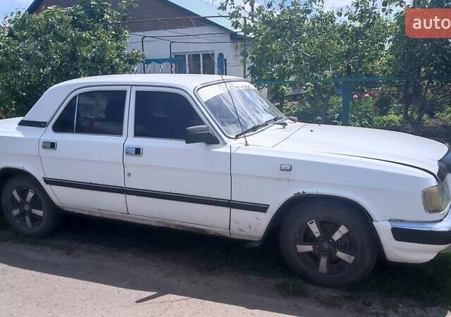 Белый ГАЗ 3110 Волга, объемом двигателя 2.28 л и пробегом 199 тыс. км за 2050 $, фото 1 на Automoto.ua