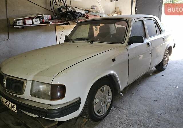 Белый ГАЗ 3110 Волга, объемом двигателя 2.3 л и пробегом 200 тыс. км за 950 $, фото 1 на Automoto.ua