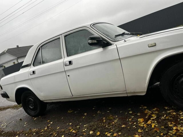 Белый ГАЗ 3110 Волга, объемом двигателя 2.4 л и пробегом 316 тыс. км за 900 $, фото 1 на Automoto.ua