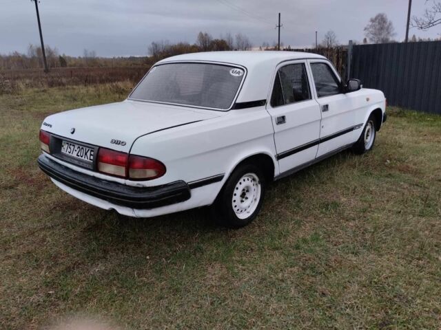 Белый ГАЗ 3110 Волга, объемом двигателя 2 л и пробегом 90 тыс. км за 750 $, фото 1 на Automoto.ua