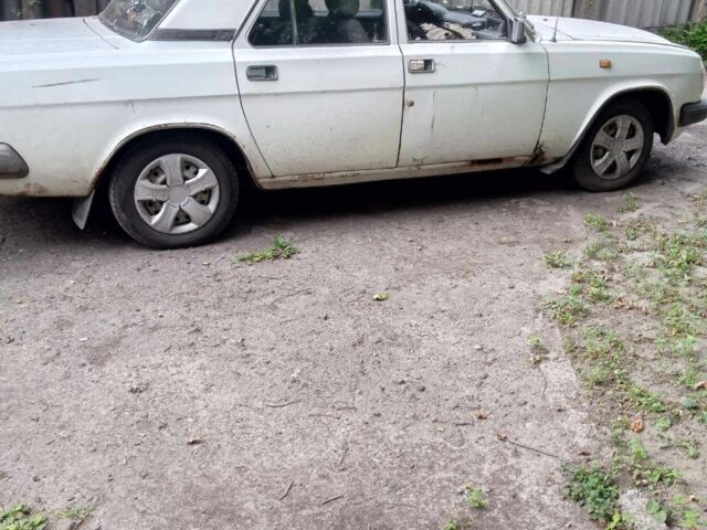 Білий ГАЗ 3110 Волга, об'ємом двигуна 2.4 л та пробігом 195 тис. км за 600 $, фото 1 на Automoto.ua