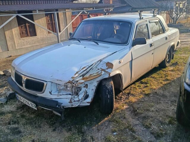 Белый ГАЗ 3110 Волга, объемом двигателя 2.3 л и пробегом 180 тыс. км за 677 $, фото 1 на Automoto.ua