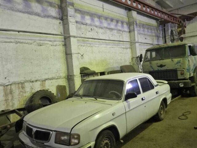 Белый ГАЗ 3110 Волга, объемом двигателя 1.6 л и пробегом 150 тыс. км за 1047 $, фото 1 на Automoto.ua