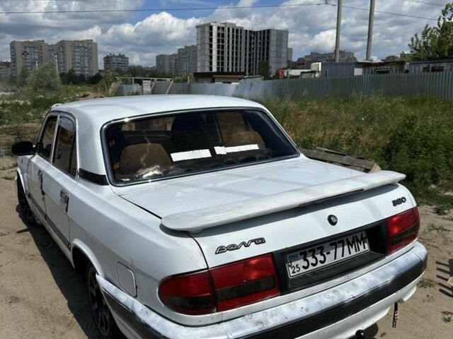 Белый ГАЗ 3110 Волга, объемом двигателя 2.5 л и пробегом 12 тыс. км за 601 $, фото 1 на Automoto.ua