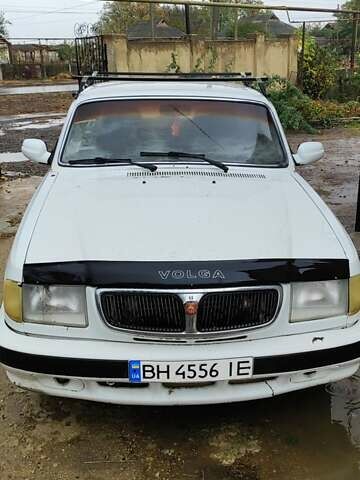 Белый ГАЗ 3110 Волга, объемом двигателя 2.3 л и пробегом 300 тыс. км за 1000 $, фото 1 на Automoto.ua