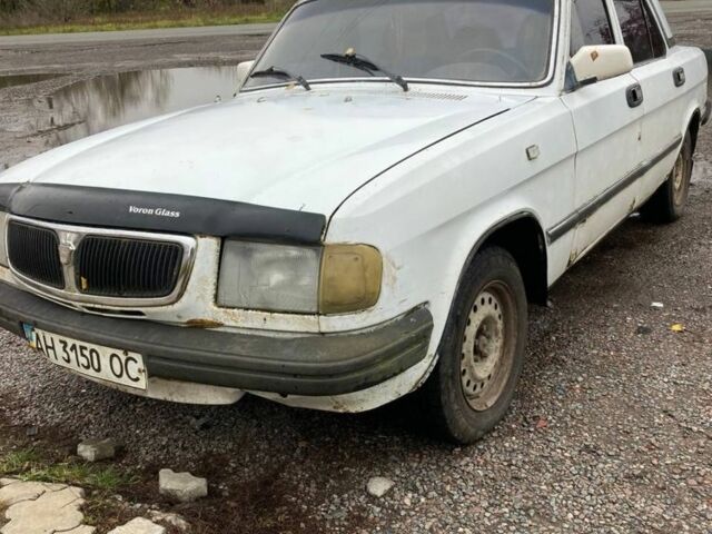 Белый ГАЗ 3110 Волга, объемом двигателя 2.4 л и пробегом 240 тыс. км за 524 $, фото 1 на Automoto.ua