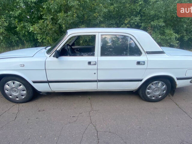 Белый ГАЗ 3110 Волга, объемом двигателя 2.5 л и пробегом 200 тыс. км за 500 $, фото 1 на Automoto.ua
