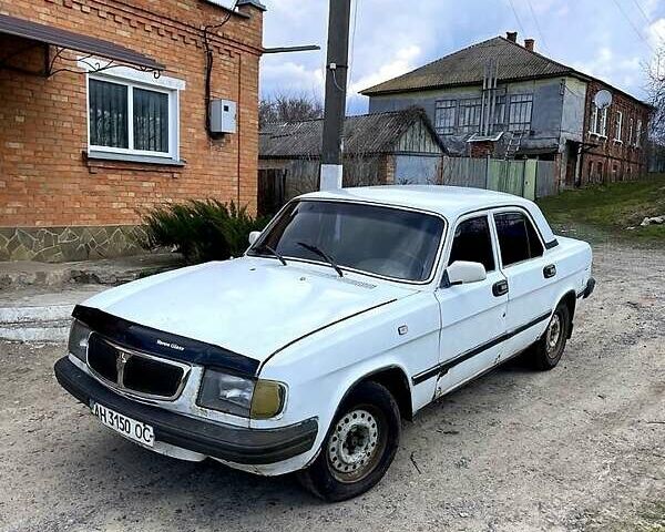 Білий ГАЗ 3110 Волга, об'ємом двигуна 2.4 л та пробігом 220 тис. км за 800 $, фото 1 на Automoto.ua