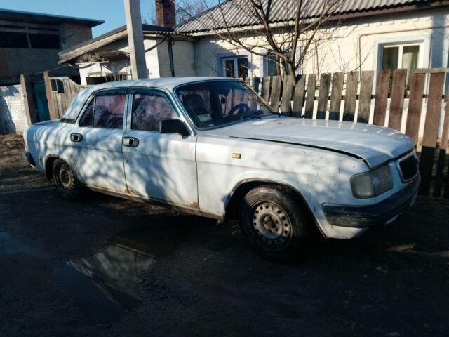 Белый ГАЗ 3110 Волга, объемом двигателя 2.5 л и пробегом 100 тыс. км за 226 $, фото 1 на Automoto.ua