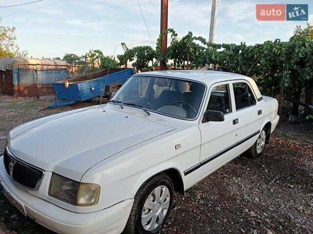 Белый ГАЗ 3110 Волга, объемом двигателя 2.45 л и пробегом 53 тыс. км за 1800 $, фото 1 на Automoto.ua