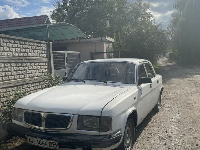 ГАЗ 3110 Волга 2000 в Днепре (Днепропетровске) на Automoto.ua Белый ГАЗ 3110 Волга, объемом двигателя 2.4 л и пробегом 200 тыс. км за 430 $, фото 1 на Automoto.ua