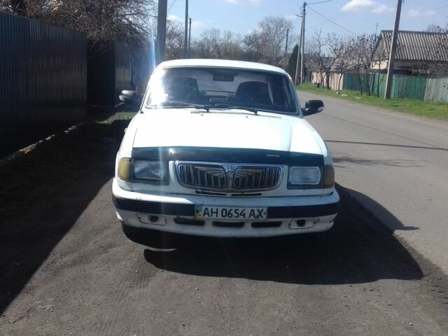 Белый ГАЗ 3110 Волга, объемом двигателя 4 л и пробегом 77 тыс. км за 506 $, фото 1 на Automoto.ua