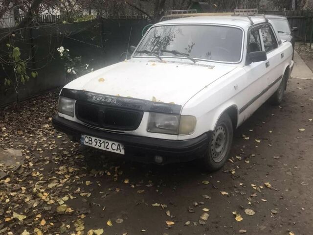 Белый ГАЗ 3110 Волга, объемом двигателя 2 л и пробегом 200 тыс. км за 600 $, фото 1 на Automoto.ua