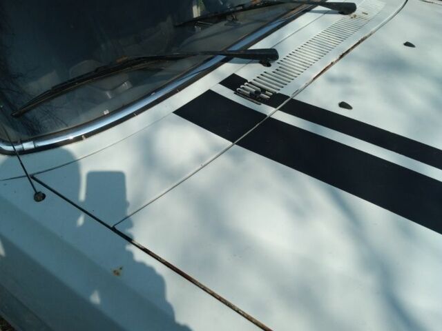 Белый ГАЗ 3110 Волга, объемом двигателя 2.3 л и пробегом 300 тыс. км за 1241 $, фото 1 на Automoto.ua