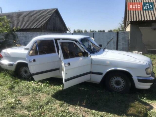 Белый ГАЗ 3110 Волга, объемом двигателя 2.4 л и пробегом 200 тыс. км за 1100 $, фото 1 на Automoto.ua
