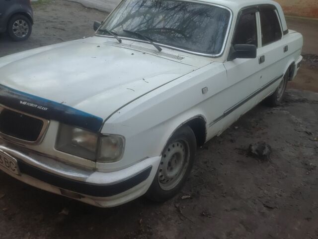 Белый ГАЗ 3110 Волга, объемом двигателя 2.4 л и пробегом 270 тыс. км за 745 $, фото 1 на Automoto.ua