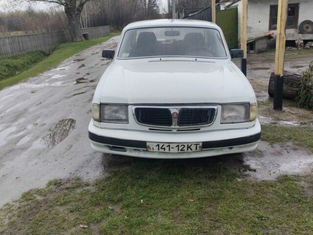 Белый ГАЗ 3110 Волга, объемом двигателя 2 л и пробегом 175 тыс. км за 1000 $, фото 1 на Automoto.ua