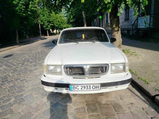 Белый ГАЗ 3110 Волга, объемом двигателя 2.4 л и пробегом 295 тыс. км за 600 $, фото 1 на Automoto.ua