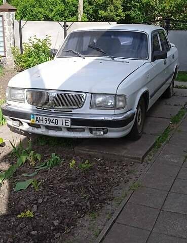Белый ГАЗ 3110 Волга, объемом двигателя 2.45 л и пробегом 198 тыс. км за 1100 $, фото 1 на Automoto.ua