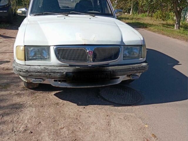 Белый ГАЗ 3110 Волга, объемом двигателя 2.4 л и пробегом 182 тыс. км за 750 $, фото 1 на Automoto.ua