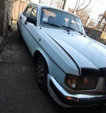 Белый ГАЗ 3110 Волга, объемом двигателя 2.5 л и пробегом 150 тыс. км за 1400 $, фото 1 на Automoto.ua