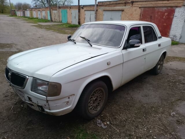 Белый ГАЗ 3110 Волга, объемом двигателя 2.5 л и пробегом 319 тыс. км за 750 $, фото 1 на Automoto.ua