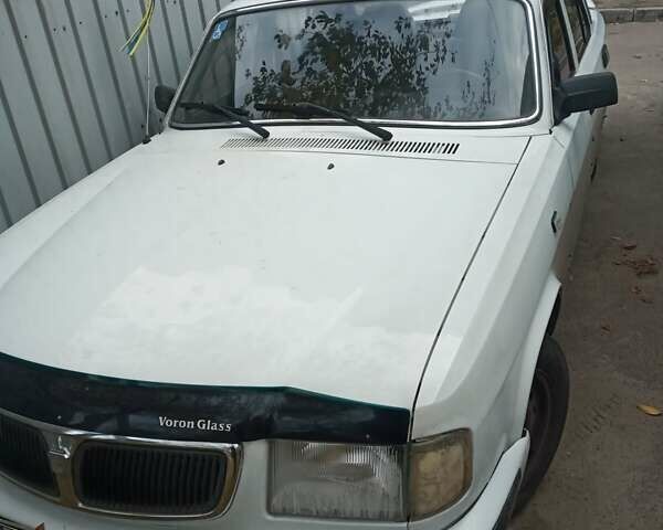 Білий ГАЗ 3110 Волга, об'ємом двигуна 2.29 л та пробігом 300 тис. км за 1200 $, фото 1 на Automoto.ua