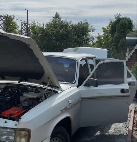 Білий ГАЗ 3110 Волга, об'ємом двигуна 2.4 л та пробігом 135 тис. км за 1758 $, фото 1 на Automoto.ua
