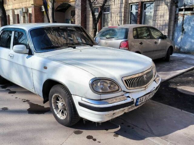 Белый ГАЗ 3110 Волга, объемом двигателя 2.4 л и пробегом 100 тыс. км за 900 $, фото 1 на Automoto.ua